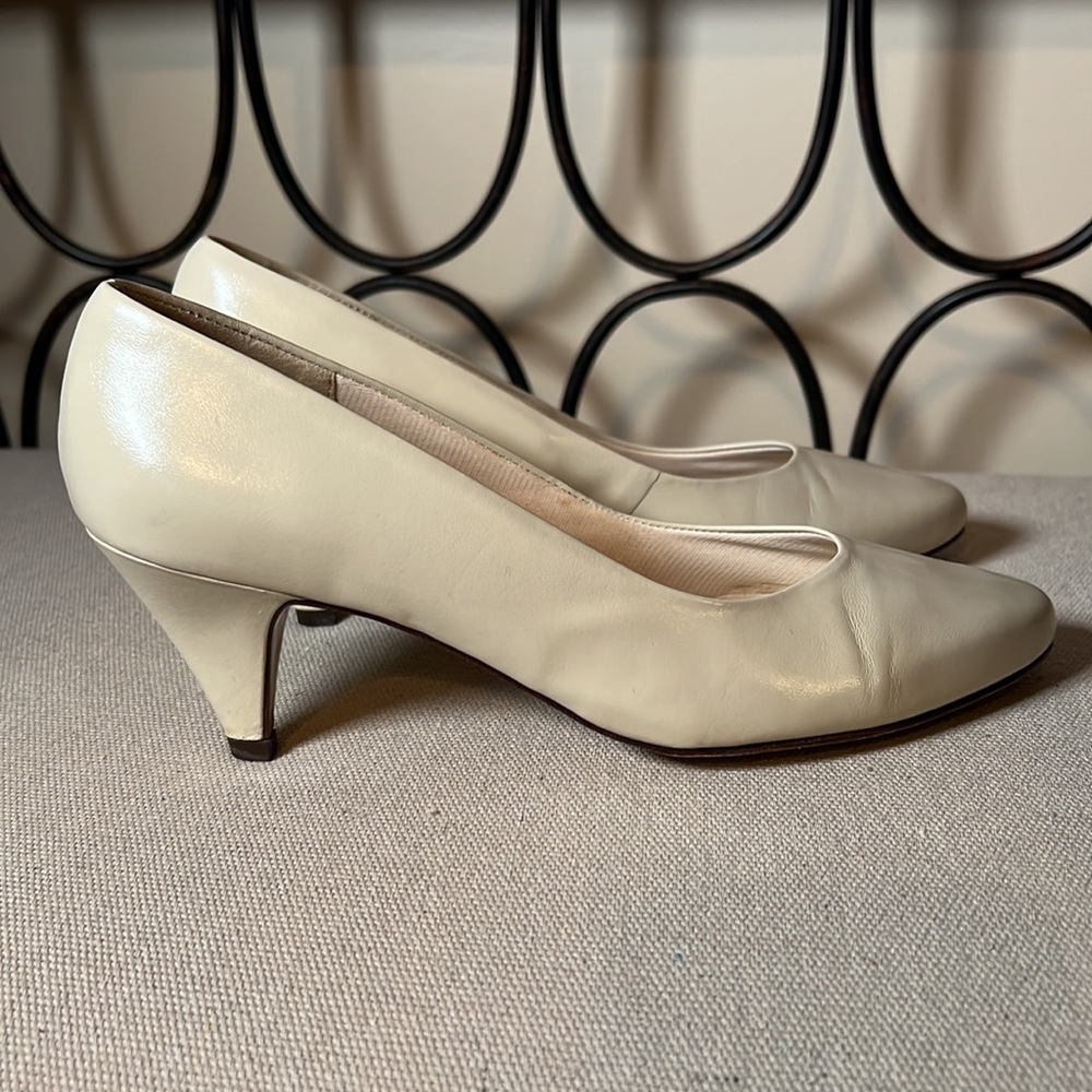 So Soft by 9.2.5 leather cream ivory low heel pumps size 7.5m - Picture 5 of 11